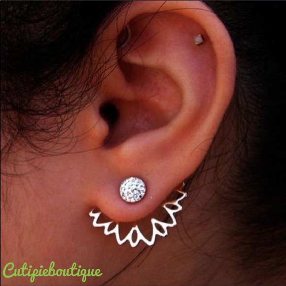 valley jewelry Jewelry - Hollow flower earrings sale!